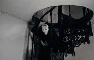 Noticias | La Tragedia lanza “Retrato”, un álbum que conecta ciudad, nostalgia y post punk