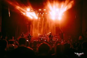 Review | In Flames dejó en llamas el Teatro Cariola