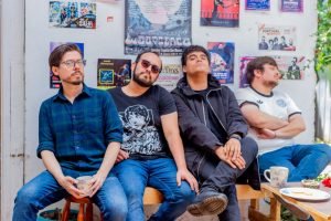 Noticias | El Otro Patio debuta con “El tiempo se acaba”, un himno indie rock sobre la desconexión emociona
