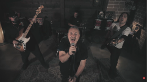 Noticias | Doble Espera: Estrena una nueva canción y videoclip que representan la personalidad de la banda