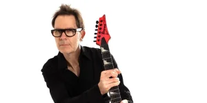 Cartelera | Cinco razones para no perderse el show de Paul Gilbert en Chile