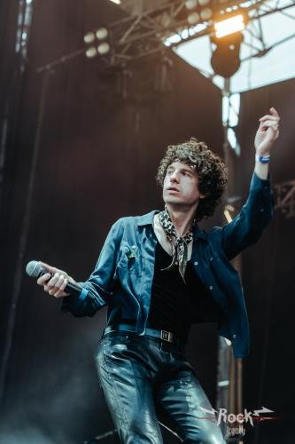 The-Kooks-04